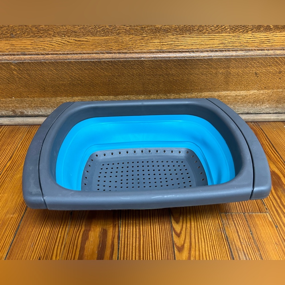 Collapsible Blue and Gray Colander Set - Picture 3 of 6